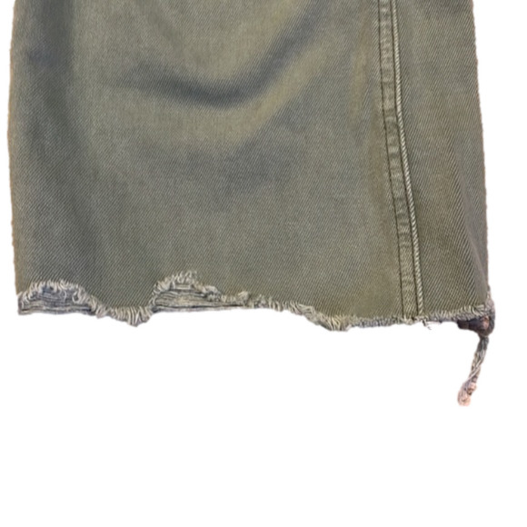 Vervet Distressed Green Jeans - Picture 4 of 8